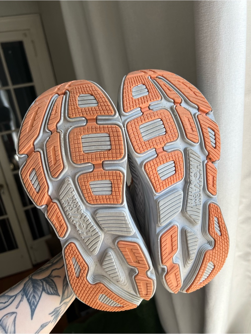 Hoka Bondi 7 Women's Light Gray and Peach Running Shoes - Picture 3 of 12